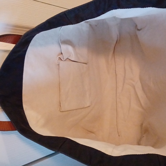 Gucci GG *Rare* Black Canvas w/Brown Leather Handle Tote Bag - Picture 4 of 8